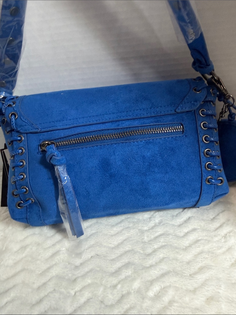Ed Hardy Blue Suede Shoulder Bag with Round Coin Pouch - Picture 4 of 7